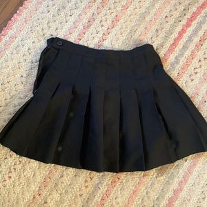 Pleated black skirt